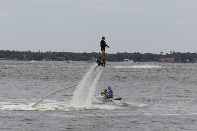  使用 Flyboard 飞行 